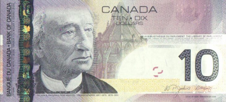 10 канадских долларов
