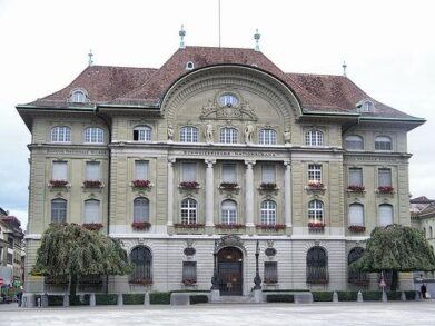 Швейцарский национальный банк (ШНБ)