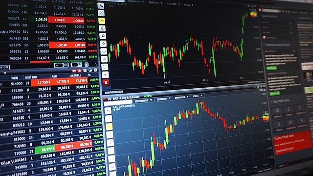 مقارنة تطبيقات التداول في سوق الفوركس MetaTrader 4 وMT5