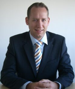 Управляющий UFXMarkets Деннис де Йонг 