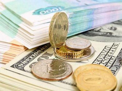 Курс доллара к рублю падает