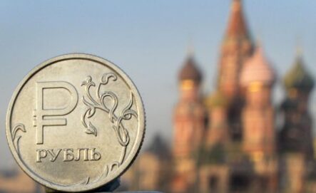 Официальный курс доллара США к рублю на 27 мая 2015 года вырос на 46,10 копейки