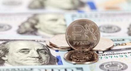 Официальный курс доллара США к рублю на 24 июня 2015 года вырос на 65,12 копейки