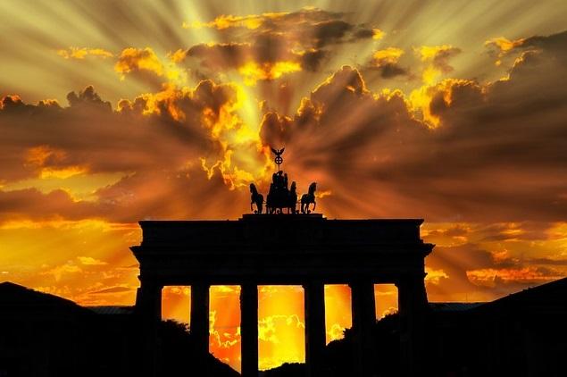 Предварительные данные по изменению объема ВВП Германии и еврозоны