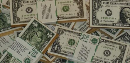 Курс доллара 1 ноября: начинаем неделю с важной статистики перед заседанием ФРС