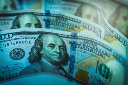 سعر اليورو مقابل الدولار اليوم عبر الإنترنت