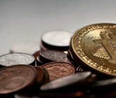 Биткоин.