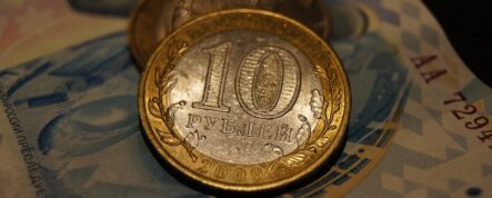 Пессимисты в Morgan Stanley ждут падения рубля на 8%