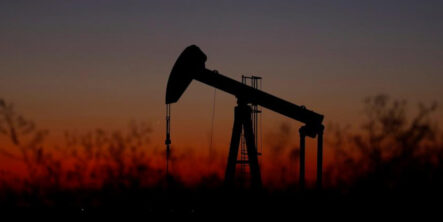 Позитив на рынке толкает цену на нефть вверх