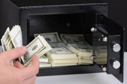 Как сохранить заработанное в «эпоху» кризиса, рассказали эксперты Hamilton