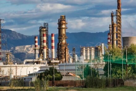 2 недели роста подряд: запасы нефти восстанавливаются слишком рано