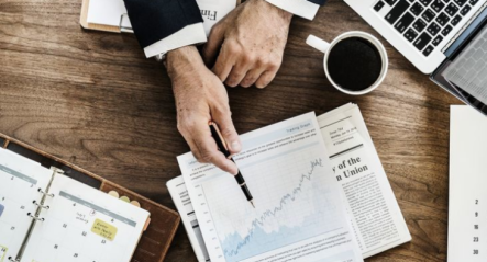 Акции Qiwi и М.Видео сегодня лидируют в росте, Полюс и Полиметалл отстают совсем немного