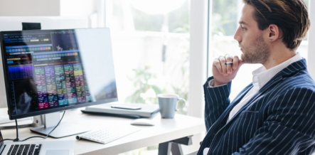 Акции золотодобытчиков снова растут, но остальные голубые фишки за ними не спешат