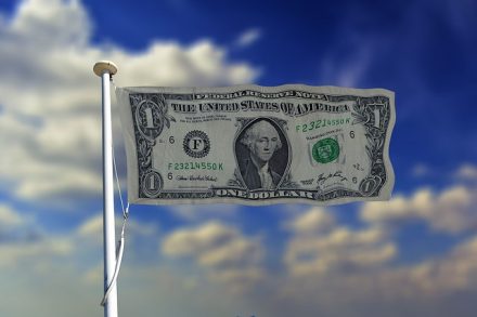 Dollar keeps falling after rate cut signal