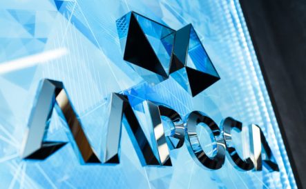 Годовая цель по акциям Алроса снижена до 102 рублей