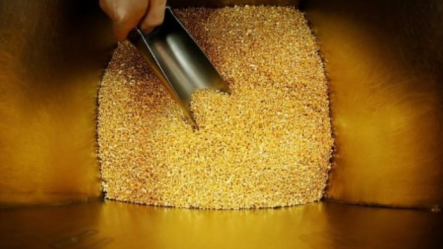 Gold rises above $1,500 level as investors await trade deal signing