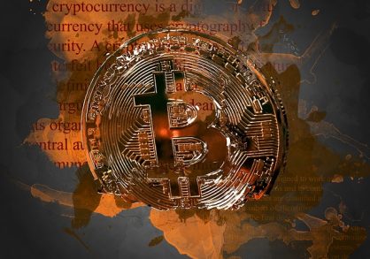 Криптовалюты медленно снижаются, но биткоин пока держится