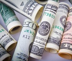 Почему сложно накопить деньги