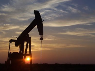 Oil prices mixed; U.S.-China trade war takes unexpected turn for the better