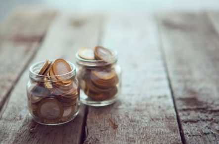 Почему евро стремится к паритету с долларом?