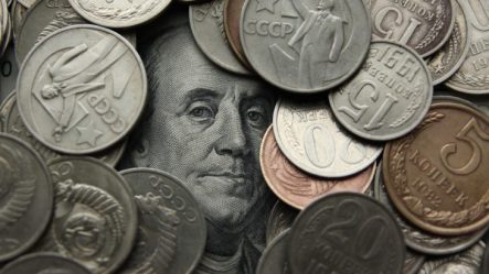 Рубль слишком перепродан в ожидании санкций