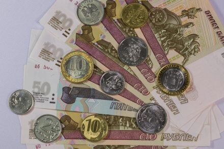 اختبار منطقة 65.5: الروبل يبحث عن نفسه