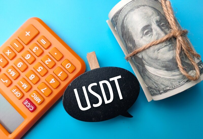 USDT, USDC или доллар на банковском счёте
